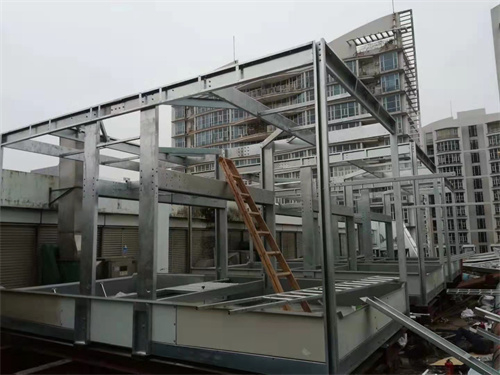 夏季冷卻塔溫度高，很難冷卻怎么辦？(冷卻塔放在車間好